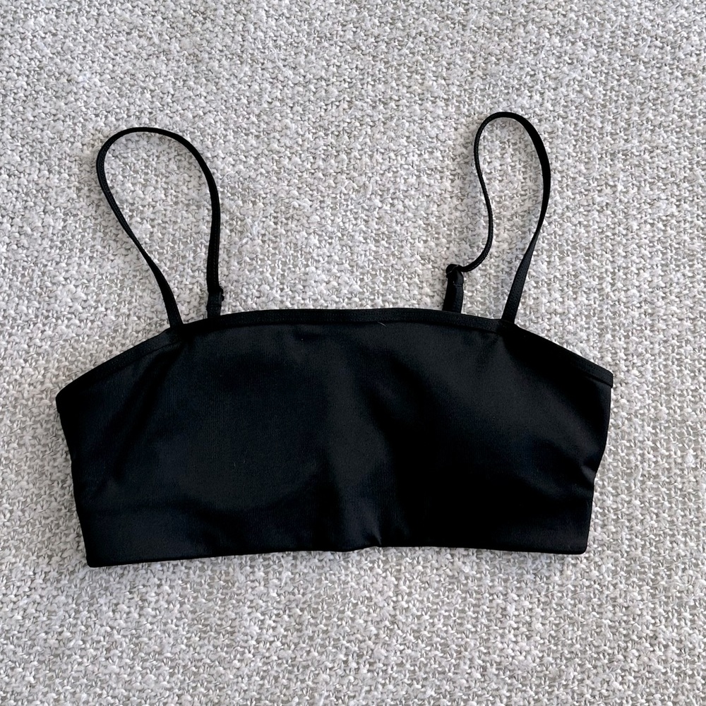 NWOT VS PINK Sports Bra